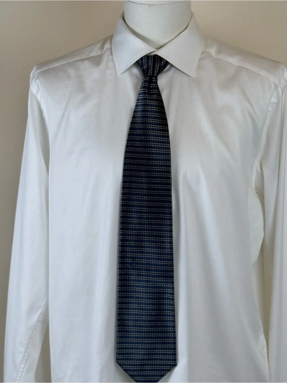 Matix Men’s Necktie Navy and Gray Geometric Jacquard Silk Tie